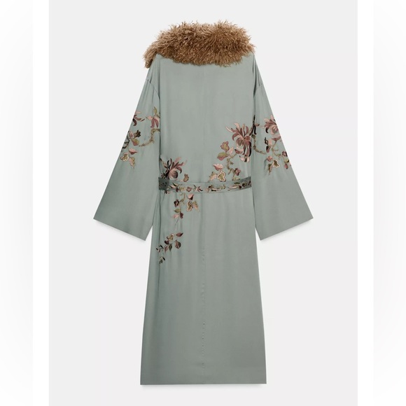 ZARA FAUX FUR COLLAR KIMONO ZW
COLLECTION LIMITED EDITION - Picture 8 of 13